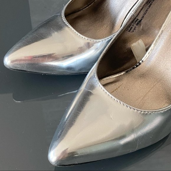 SOLD | Mossimo Elegant Metallic Heels EUC - Picture 6 of 12